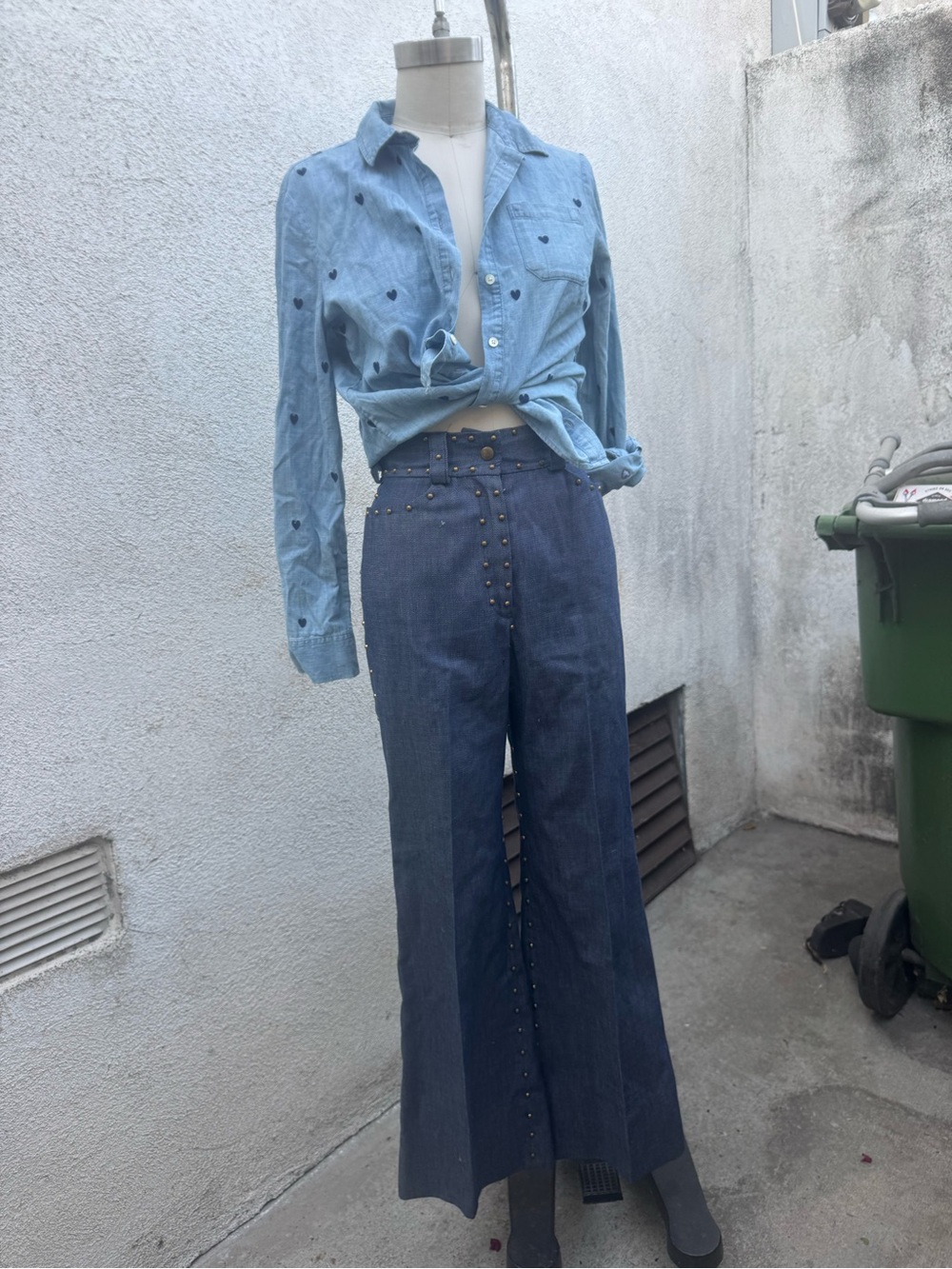 High-Waist Dark Blue studded 1970 pants